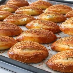 10 Dakikada 1 Tepsi Kolay Poğaça Tarifi