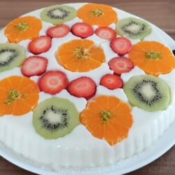 En Kolay Meyveli Sütlü Tatlı Tarifi