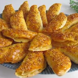 Hazır Yufkadan En Kolay Çıtır Börek Tarifi