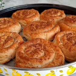 Hazır Yufkayla 5 Dakikada Çıtır Börek Tarifi