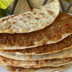 Evde Kolay Lahmacun Tarifi