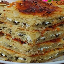 Kat Kat Tel Tel Ayrılan Çıtır Börek Tarifi